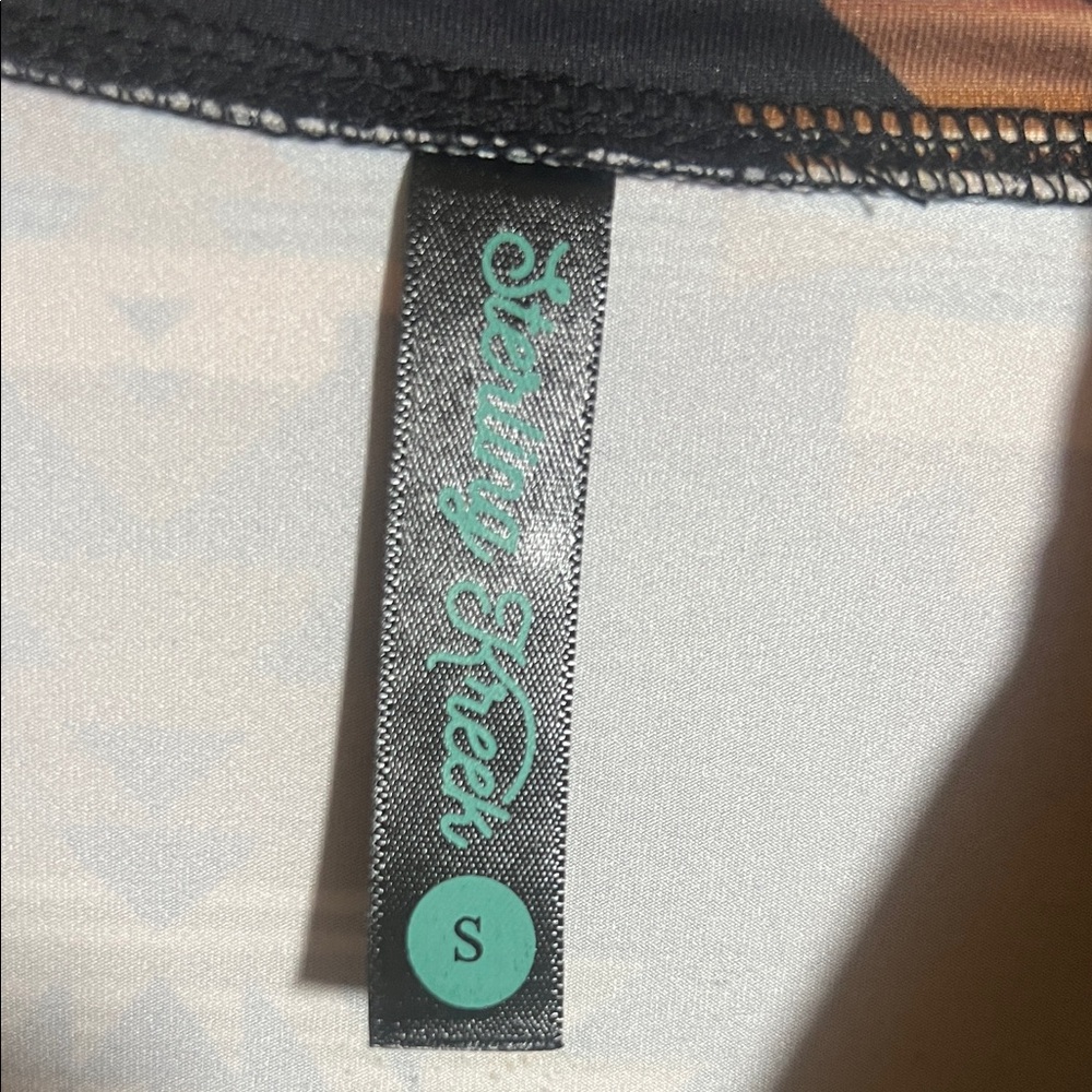 Aztec Patterned Women's Blouse - image 2